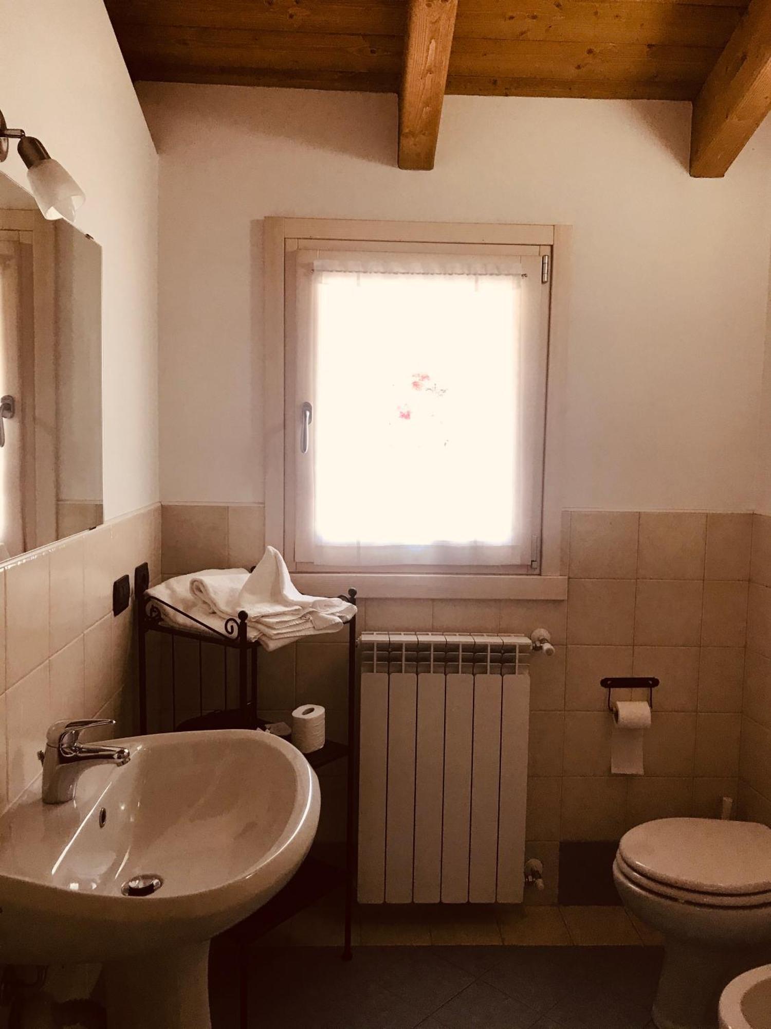 Residence La Corte Vezza dʼOglio Chambre photo