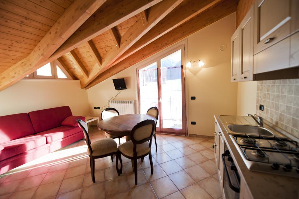 Residence La Corte Vezza dʼOglio Extérieur photo